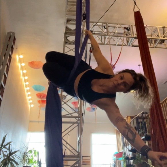 Meet your Posher, Rachel - Picture 2 of 3